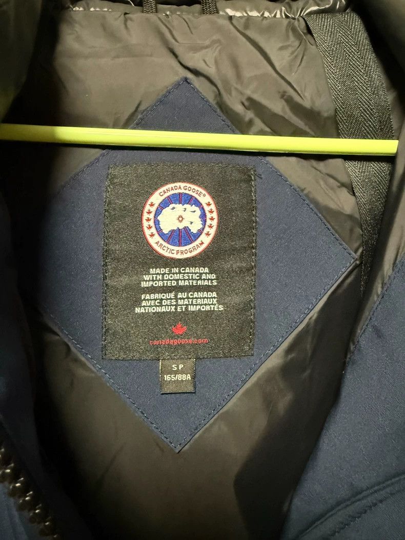 Canada Goose canada goose navy blue hooded parka Size US S / EU 44-46 / 1 - 8 Thumbnail