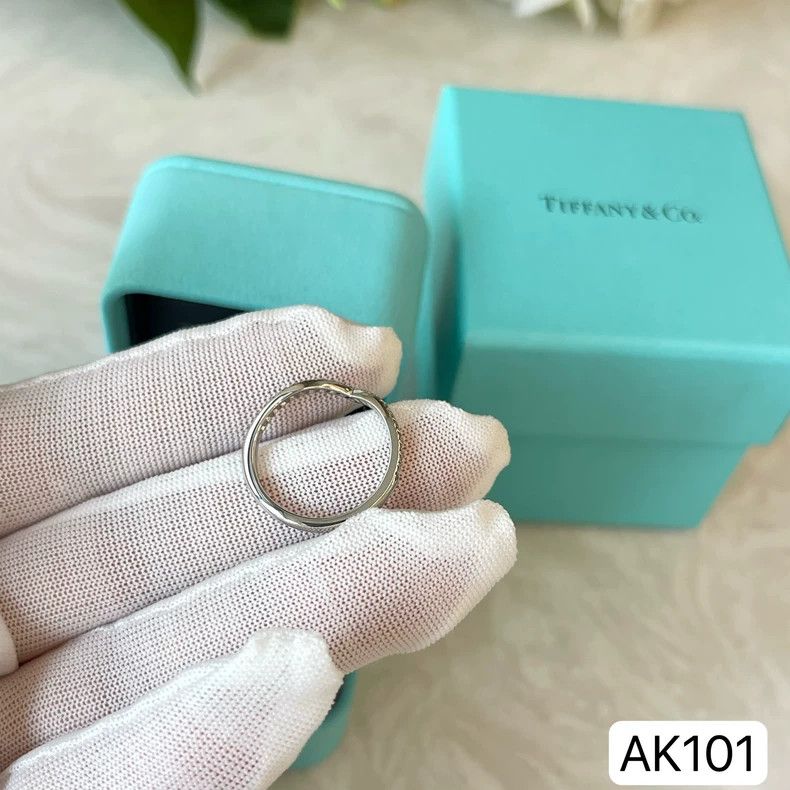 Tiffany & Co. platinum soleste diamond ring by tiffany Size ONE SIZE - 6 Thumbnail