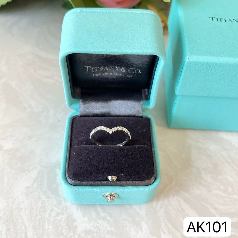 Tiffany & Co. platinum soleste diamond ring by tiffany Size ONE SIZE - 3 Thumbnail