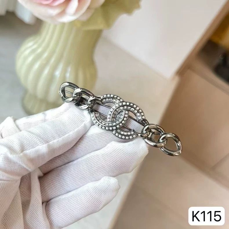 Chanel chanel hair clip, nearly new, discount Size ONE SIZE - 4 Thumbnail