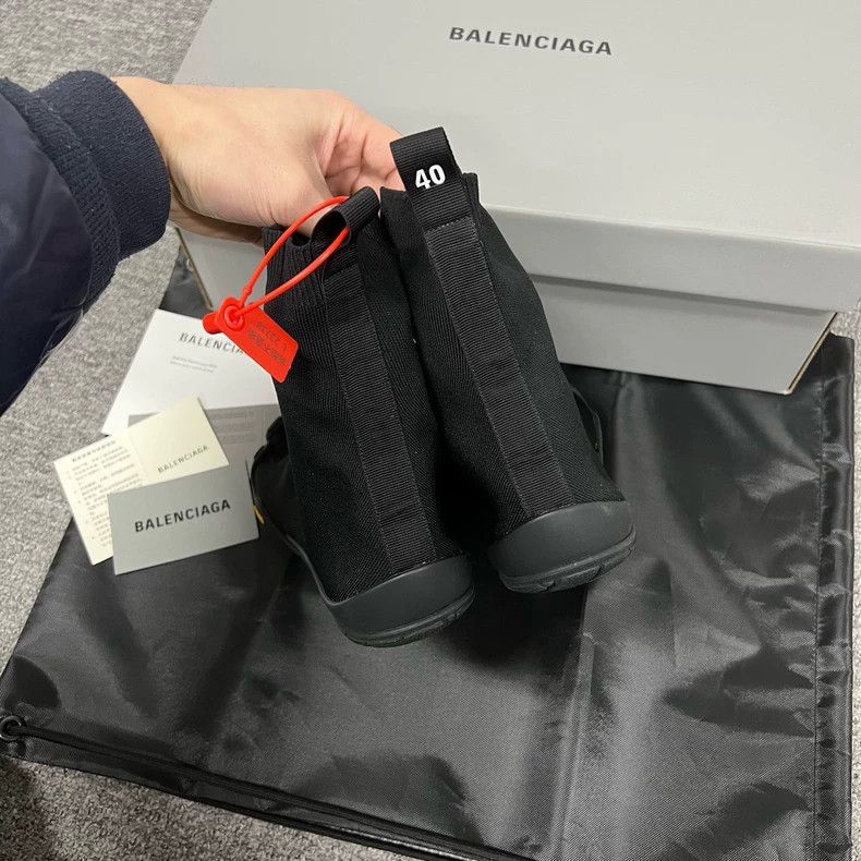 Balenciaga balenciaga five-finger sock-style shoes Size US 7 / EU 40 - 5 Thumbnail