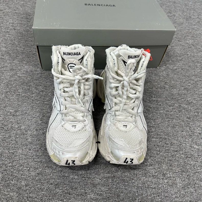Balenciaga balenciaga high-top runner dad shoes Size US 10 / EU 43 - 4 Thumbnail