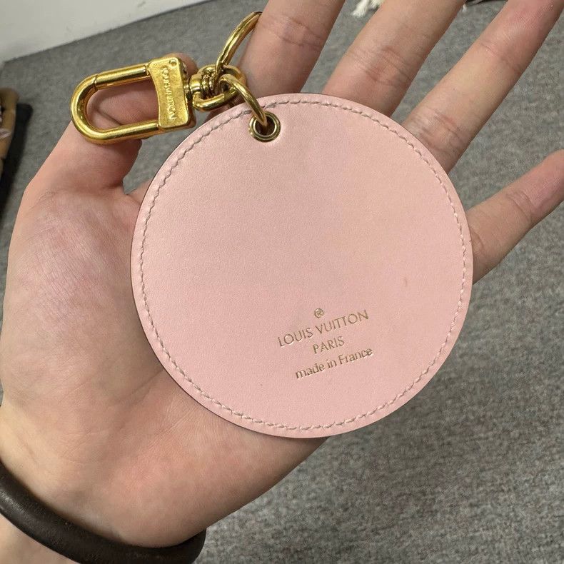 Louis Vuitton louis vuitton valentines day keychain Size ONE SIZE - 3 Thumbnail