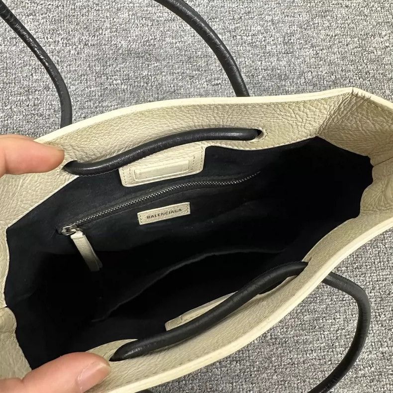 Balenciaga balenciaga paper bag tote bag Size ONE SIZE - 5 Thumbnail