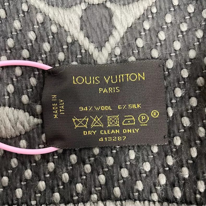 Louis Vuitton louis vuitton classic print wool silk scarf Size ONE SIZE - 4 Thumbnail
