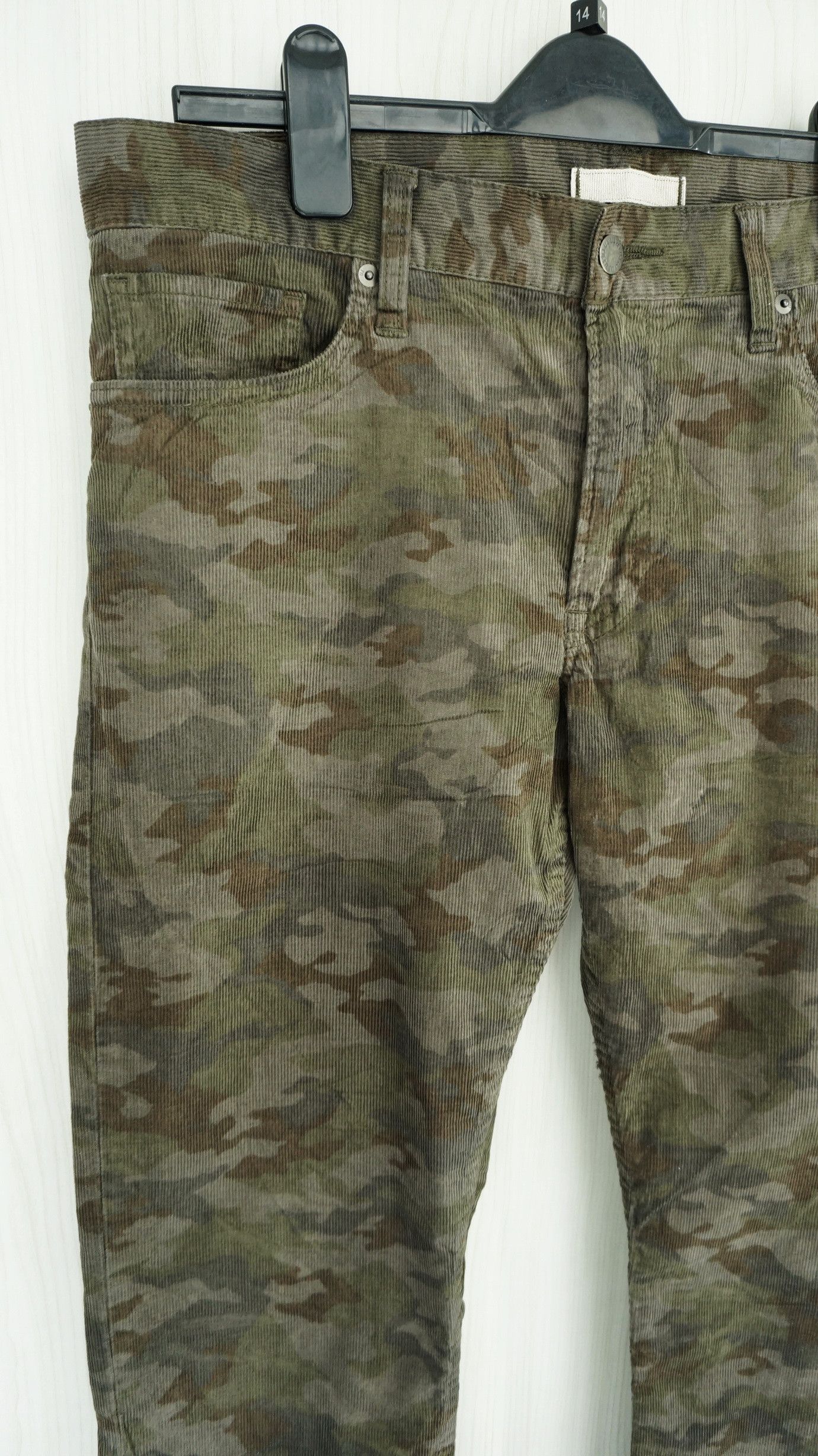 Japanese Brand UNIQLO JEANS / UJ Camo Army Corduroy Denim Pants Size US 35 - 1 Thumbnail