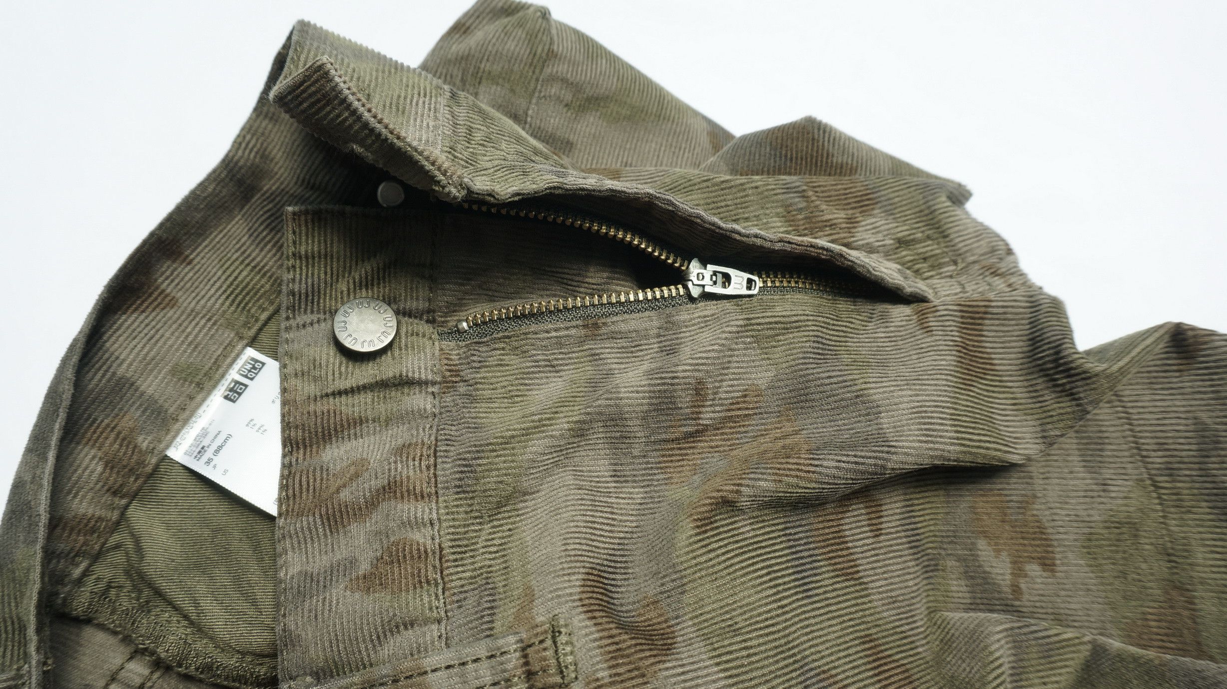 Japanese Brand UNIQLO JEANS / UJ Camo Army Corduroy Denim Pants Size US 35 - 11 Thumbnail