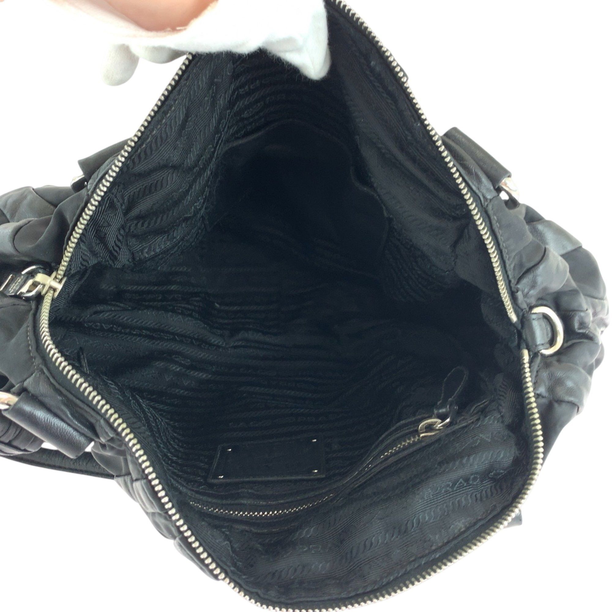 Prada Prada Nappa gauffré shoulder Size ONE SIZE - 7 Thumbnail