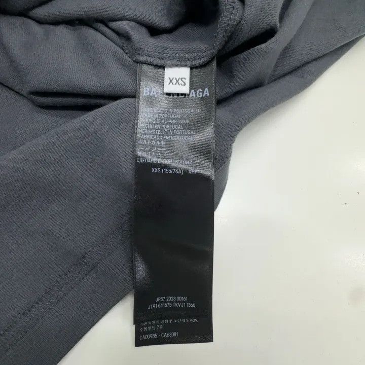 Balenciaga Balenciaga SS22 Gray Embroidered T-shirt for Men Size US XXS / EU 40 - 6 Thumbnail