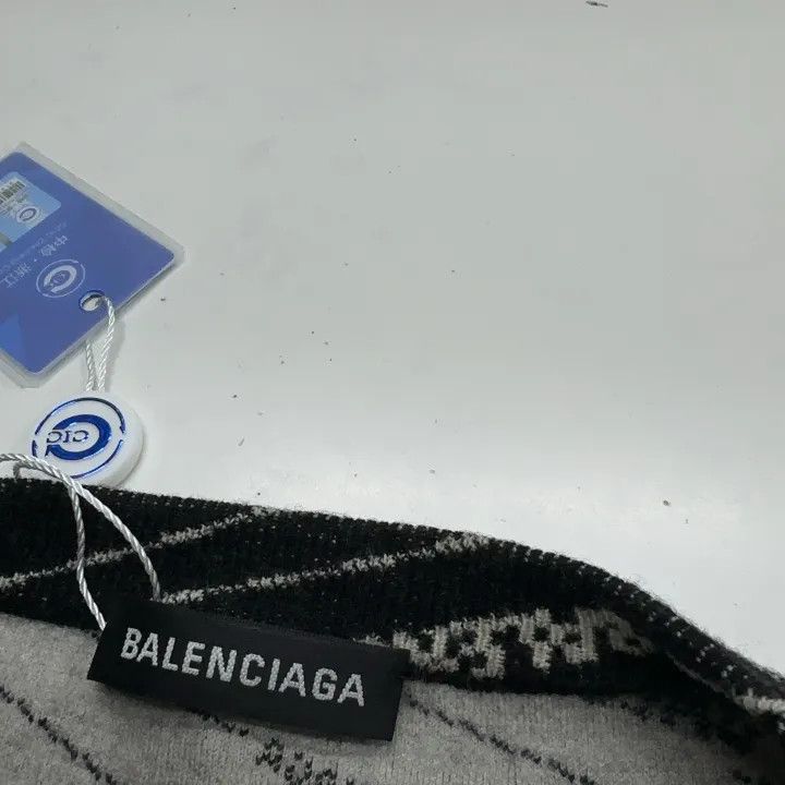 Balenciaga Balenciaga Logo Knit Pullover Sweater for Men Size US L / EU 52-54 / 3 - 6 Thumbnail