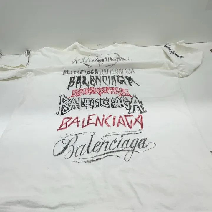 Balenciaga Balenciaga SS24 New Year Logo Print T-Shirt Size US L / EU 52-54 / 3 - 13 Thumbnail