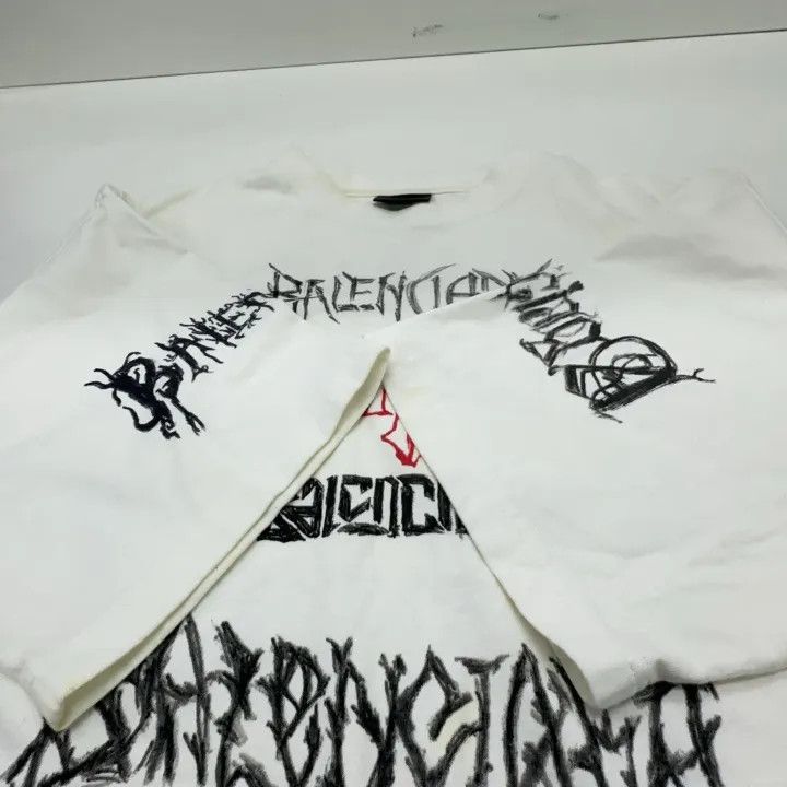 Balenciaga Balenciaga SS24 New Year Logo Print T-Shirt Size US L / EU 52-54 / 3 - 11 Thumbnail
