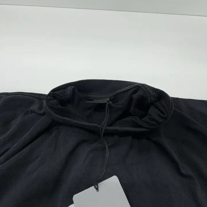 Balenciaga Balenciaga Be Different Apple Logo T-Shirt Size US S / EU 44-46 / 1 - 8 Thumbnail