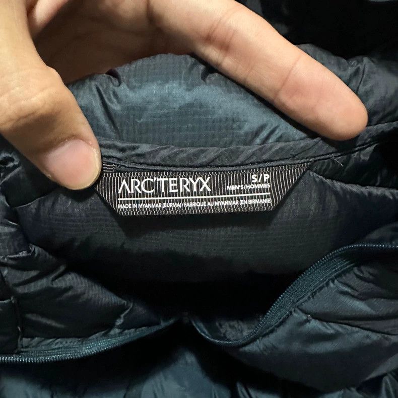 Arc'teryx Arcteryx Cerium LT Down Jacket in Dark Green Size US S / EU 44-46 / 1 - 4 Thumbnail
