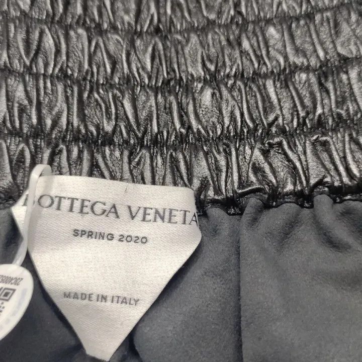 Bottega Veneta Bottega Veneta Glossy Leather Shorts for Women Size 38" / US 16 / IT 52 - 2 Thumbnail