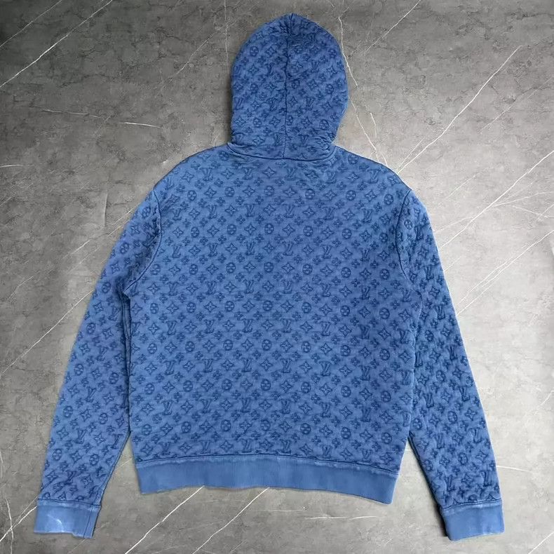 Louis Vuitton Louis Vuitton Logo Hoodie in Light Blue Size US S / EU 44-46 / 1 - 2 Thumbnail