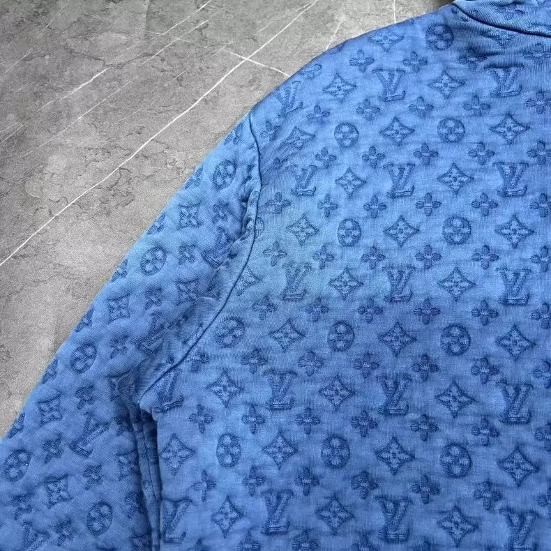 Louis Vuitton Louis Vuitton Logo Hoodie in Light Blue Size US S / EU 44-46 / 1 - 6 Thumbnail