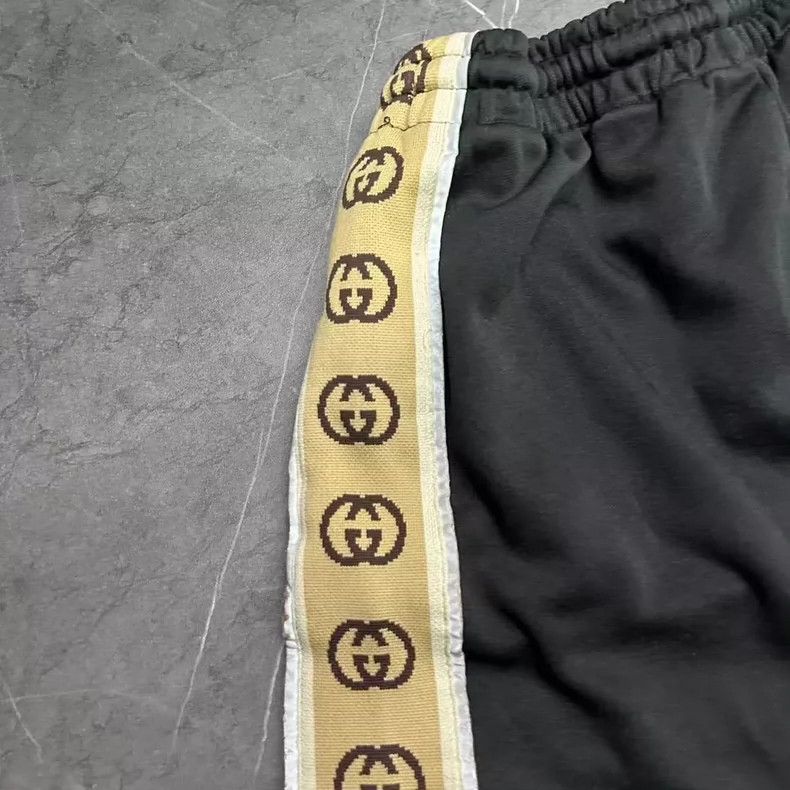 Gucci gucci logo shorts in black with 3m stripes Size US 26 / EU 42 - 4 Thumbnail