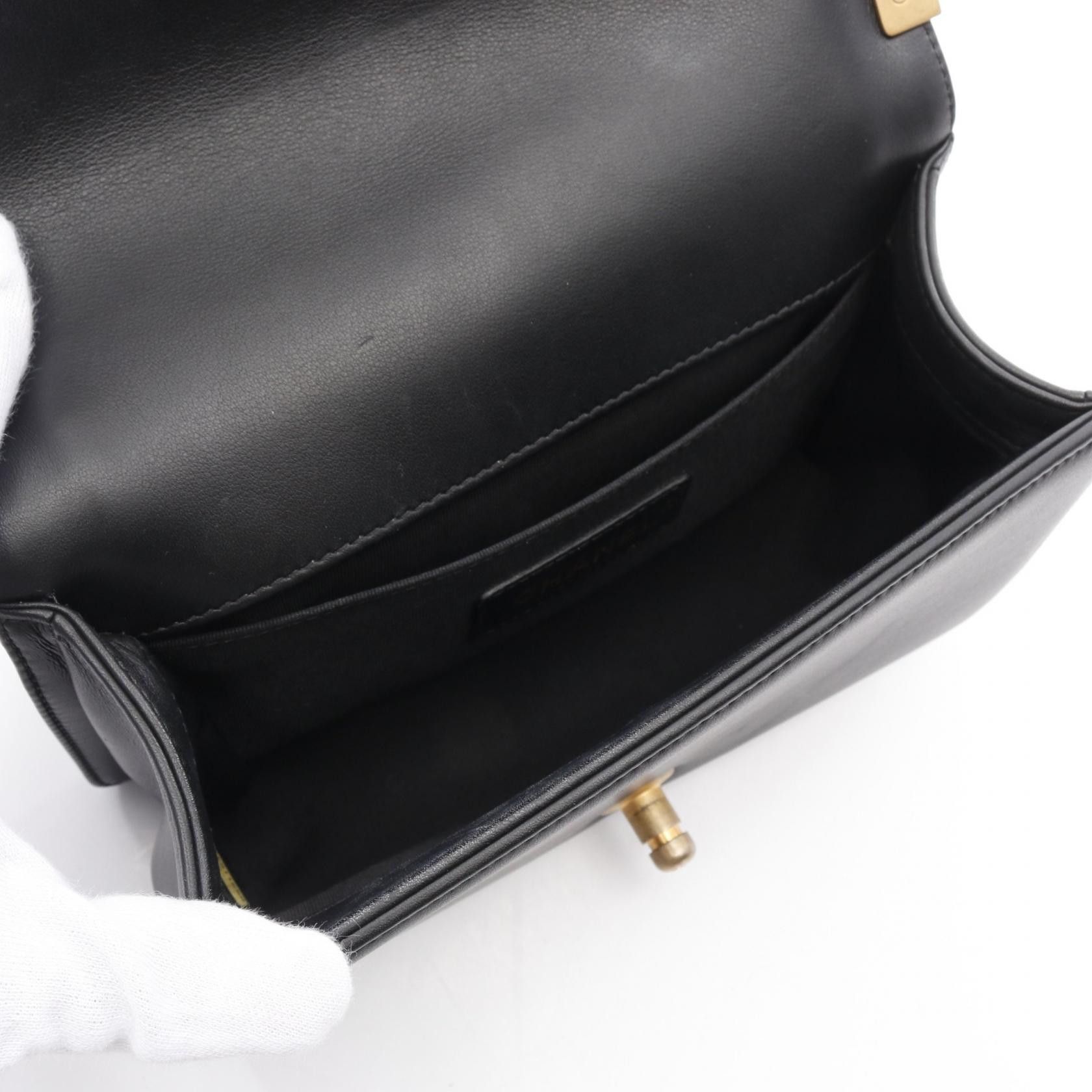 Chanel Chanel Chanel Boy Chanel Leather Shoulder Bag Leather Shoulder Bag A67085 Size ONE SIZE - 3 Thumbnail