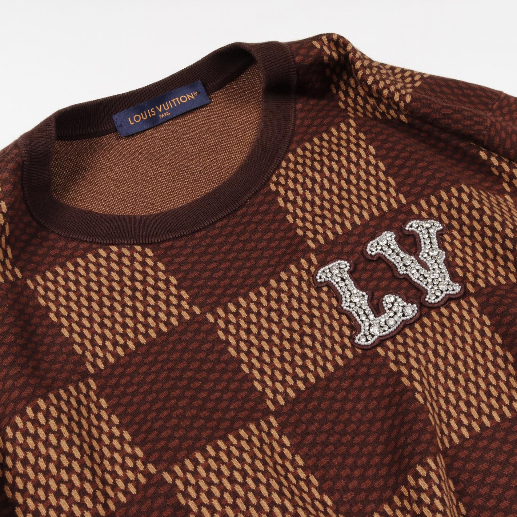 Louis Vuitton Louis Vuitton Louis Vuitton Short Sleeve Cotton Damier Crew Neck with Strass LV Patch Cotton Top Cotton Tops RM241 AUR HQN63W DUTY FREE for USA Size ONE SIZE - 9 Thumbnail