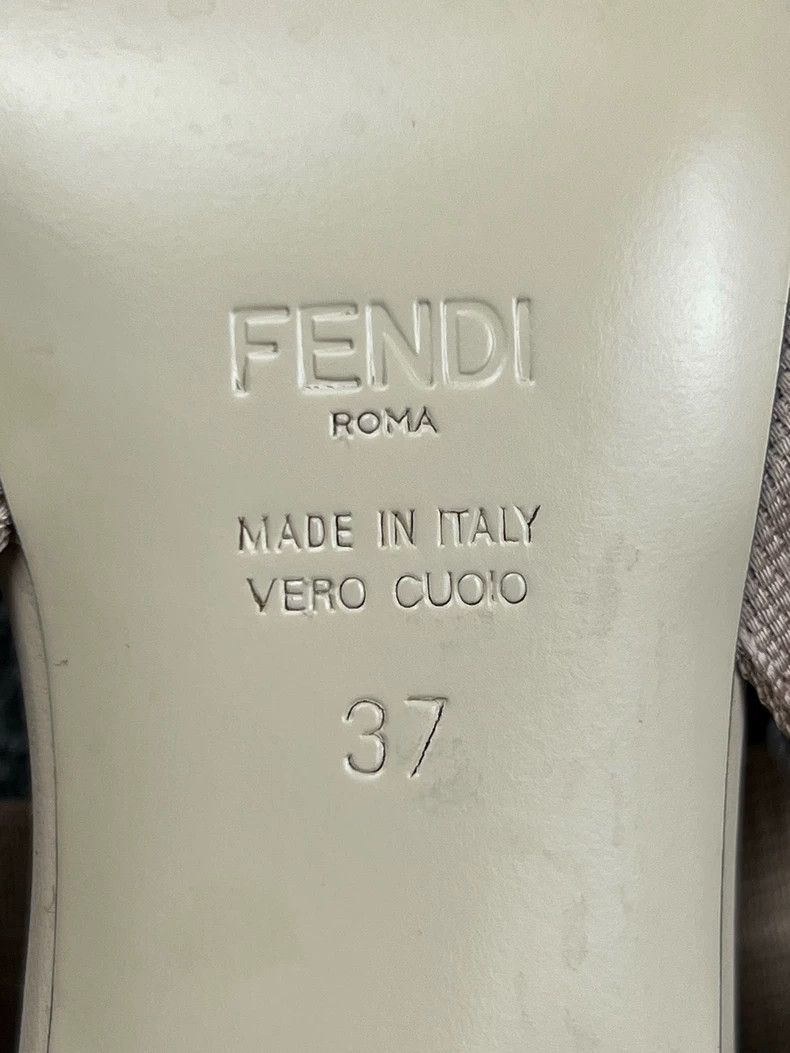 Fendi fendi beige logo high-heeled shoes size 37 Size US 7 / EU 40 - 6 Thumbnail