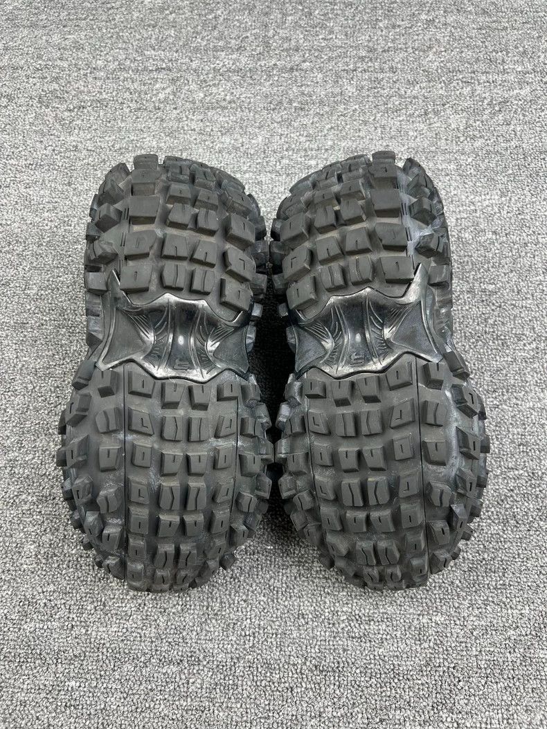 Balenciaga balenciaga black distressed tire sneakers Size US 5 / EU 37 - 5 Thumbnail