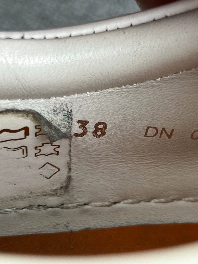Givenchy givenchy fur detail white sneakers size 38 Size US 7.5 / EU 40-41 - 6 Thumbnail