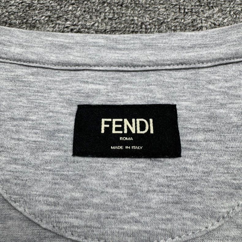Fendi fendi grey short sleeve t-shirt with eyes Size US L / EU 52-54 / 3 - 3 Thumbnail