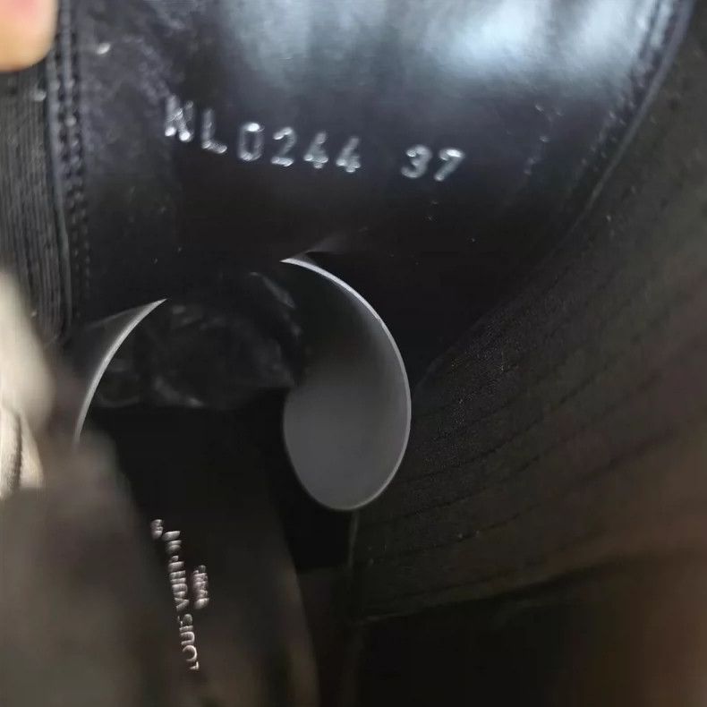 Louis Vuitton louis vuitton ankle chelsea boots in silver Size US 7.5 / EU 40-41 - 7 Thumbnail
