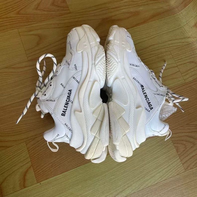 Balenciaga Balenciaga Triple S White Chunky Sneakers Size US 5 / EU 37 - 4 Thumbnail