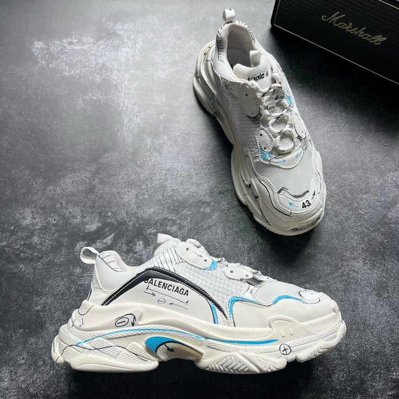 Balenciaga balenciaga triple s graffiti sneakers size 43 Size US 10 / EU 43 - 3 Thumbnail