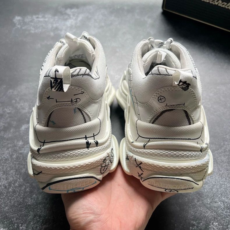 Balenciaga balenciaga triple s graffiti sneakers size 43 Size US 10 / EU 43 - 6 Thumbnail