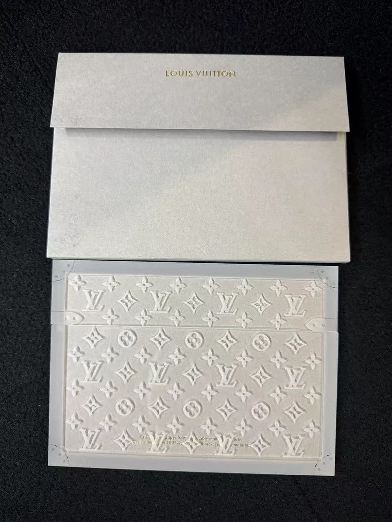 Louis Vuitton LV White Acrylic Decorative Frame for Gifts Size ONE SIZE - 3 Thumbnail