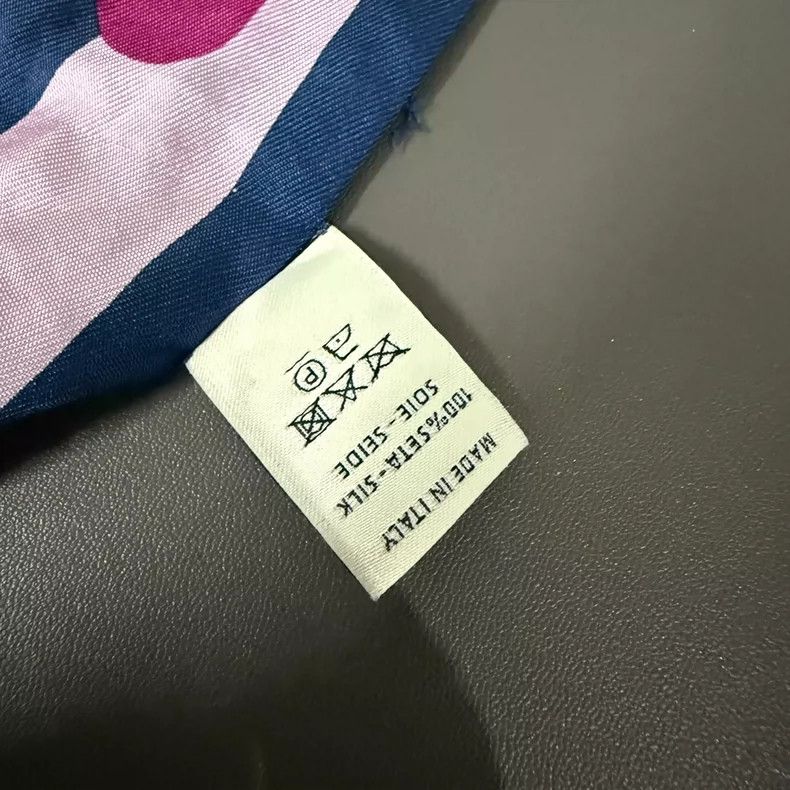 Fendi fendi silk scarf with colorful floral design Size ONE SIZE - 4 Thumbnail