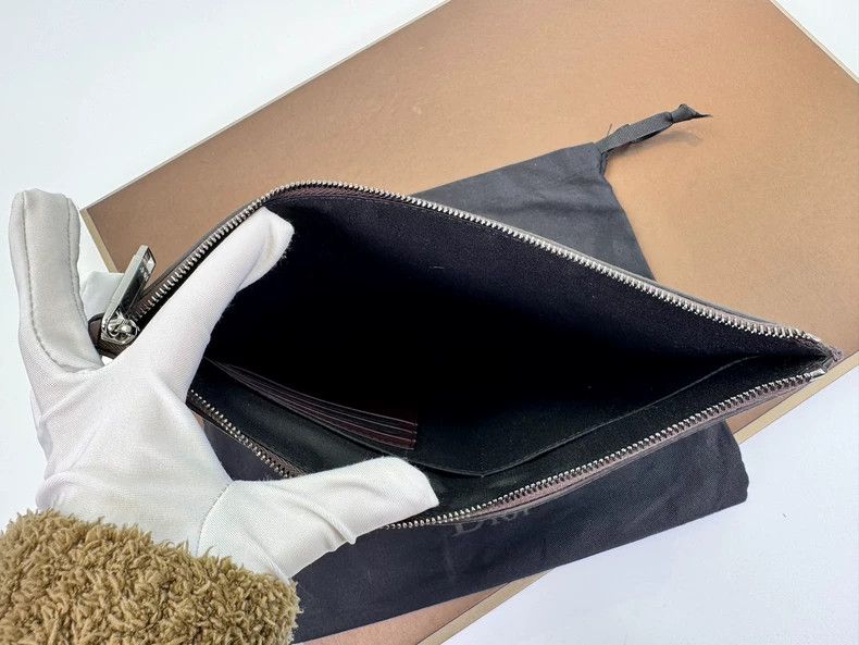 Dior new dior brown leather clutch handbag Size ONE SIZE - 3 Thumbnail