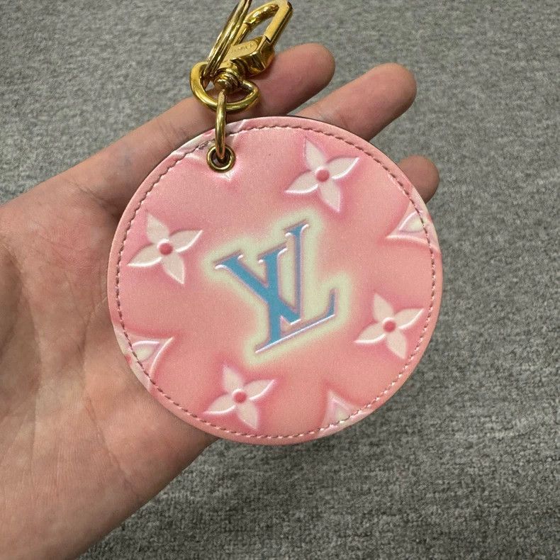 Louis Vuitton louis vuitton valentine's day keychain Size ONE SIZE - 2 Thumbnail