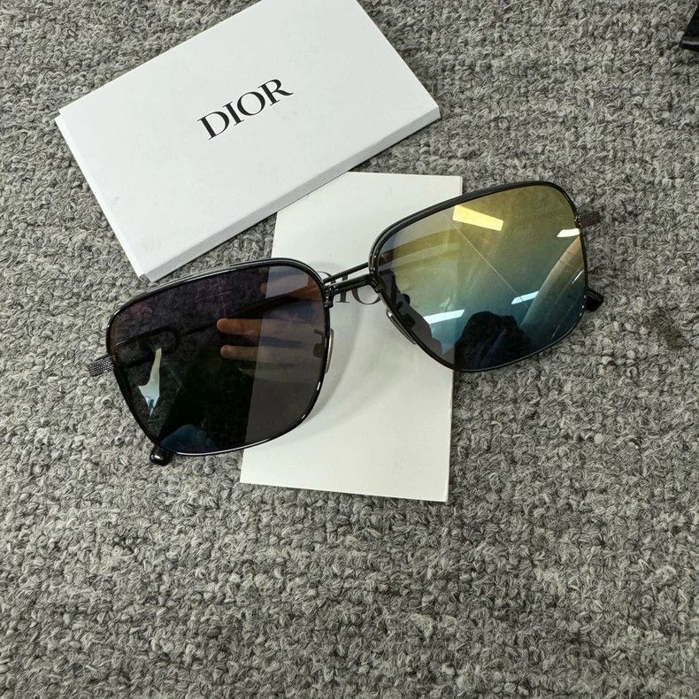 Dior dior gradient pilot sunglasses with complete accessories Size ONE SIZE - 2 Thumbnail