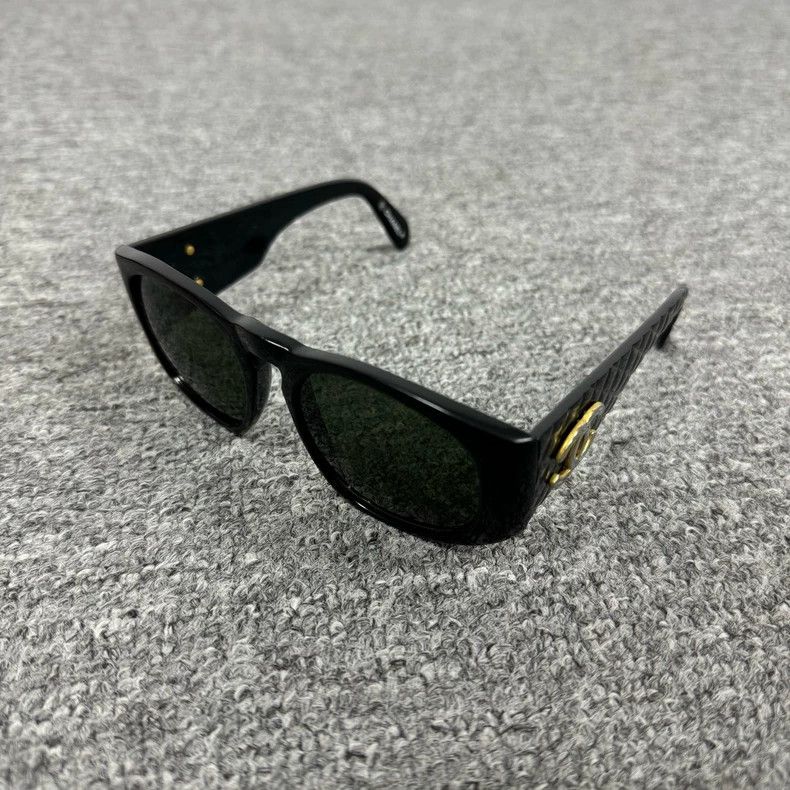 Chanel classic chanel diamond pattern sunglasses Size ONE SIZE - 5 Thumbnail