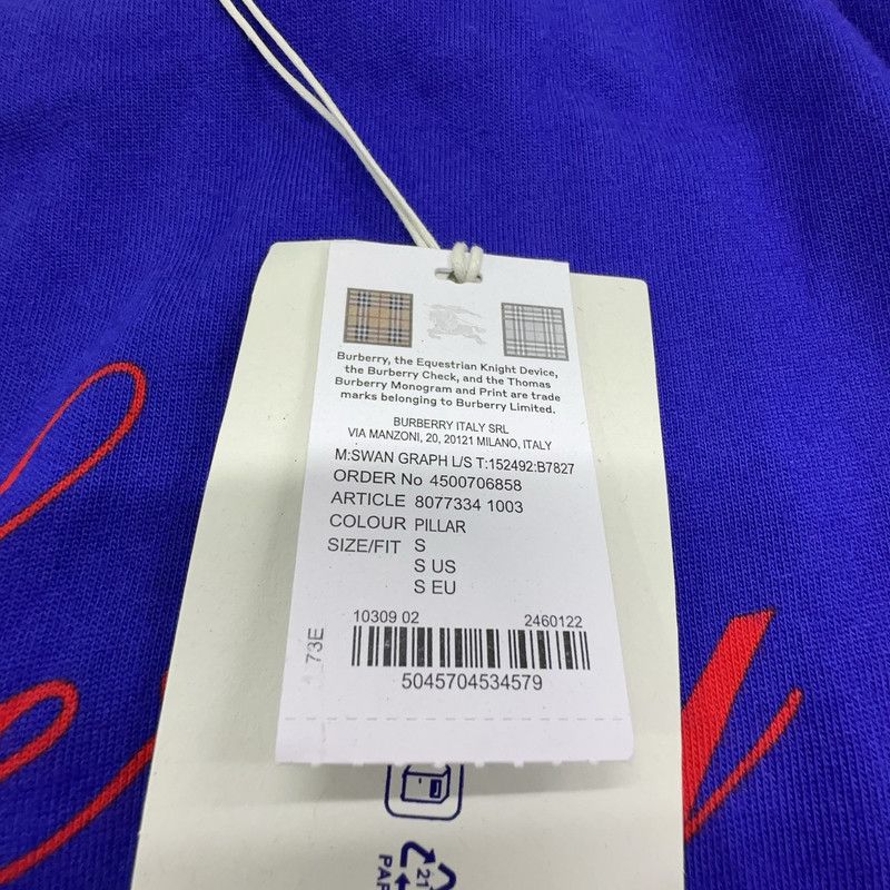 Burberry Burberry Long Sleeve Swan Print Sweatshirt for Men 0079 Size US S / EU 44-46 / 1 - 2 Thumbnail