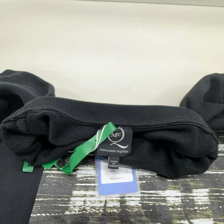 Alexander McQueen Alexander McQueen Black Graphic Sweatshirt 0079 Size US S / EU 44-46 / 1 - 7 Thumbnail