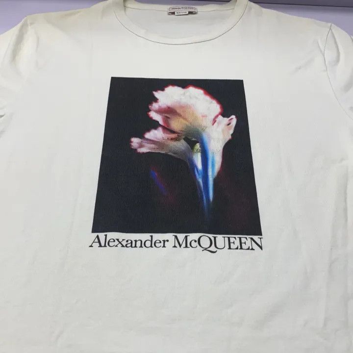 Alexander McQueen Alexander McQueen SS23 Floral Print Short Sleeve Tee 0079 Size US S / EU 44-46 / 1 - 12 Thumbnail