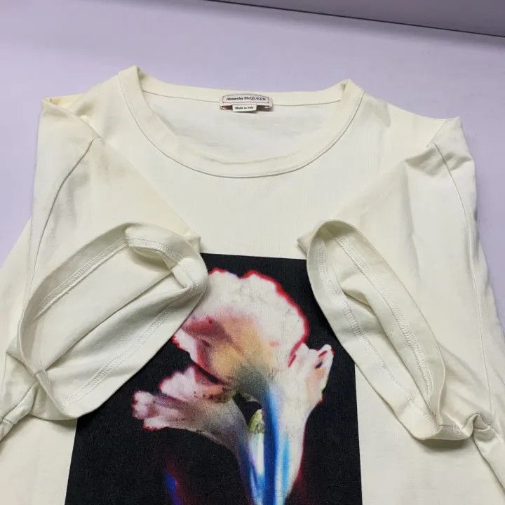 Alexander McQueen Alexander McQueen SS23 Floral Print Short Sleeve Tee 0079 Size US S / EU 44-46 / 1 - 11 Thumbnail