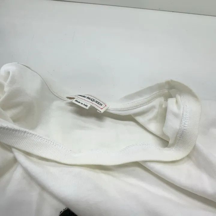 Alexander McQueen Alexander McQueen White Logo Graphic T-Shirt 0079 Size US L / EU 52-54 / 3 - 8 Thumbnail