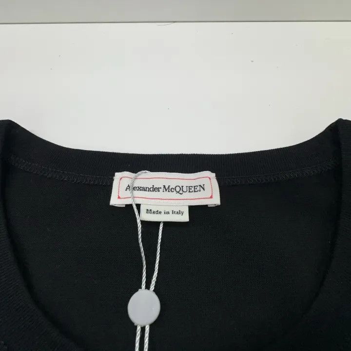 Alexander McQueen Alexander McQueen Black Skull Short Sleeve T-Shirt 0079 Size US S / EU 44-46 / 1 - 11 Thumbnail