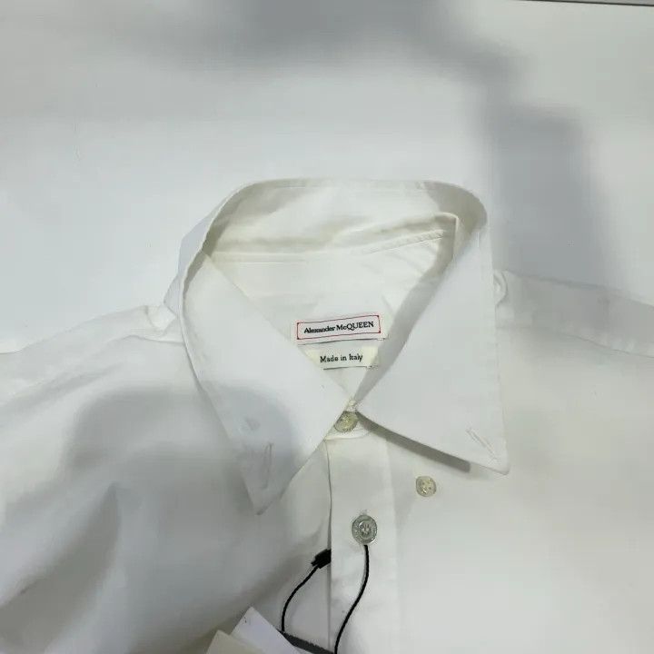 Alexander McQueen Alexander McQueen SS22 White Short Sleeve Shirt 0079 Size US L / EU 52-54 / 3 - 9 Thumbnail