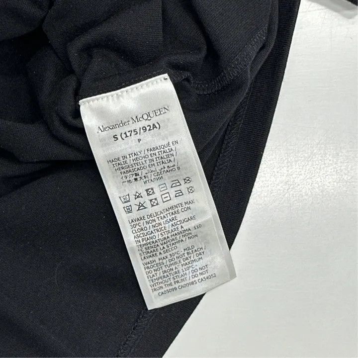 Alexander McQueen Alexander McQueen Black Graphic Tee for Men 0079 Size US S / EU 44-46 / 1 - 4 Thumbnail