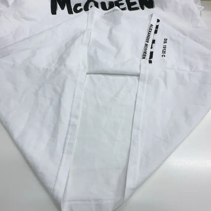 Alexander McQueen Alexander McQueen Logo Print Short Sleeve T-Shirt 0079 Size US L / EU 52-54 / 3 - 18 Thumbnail