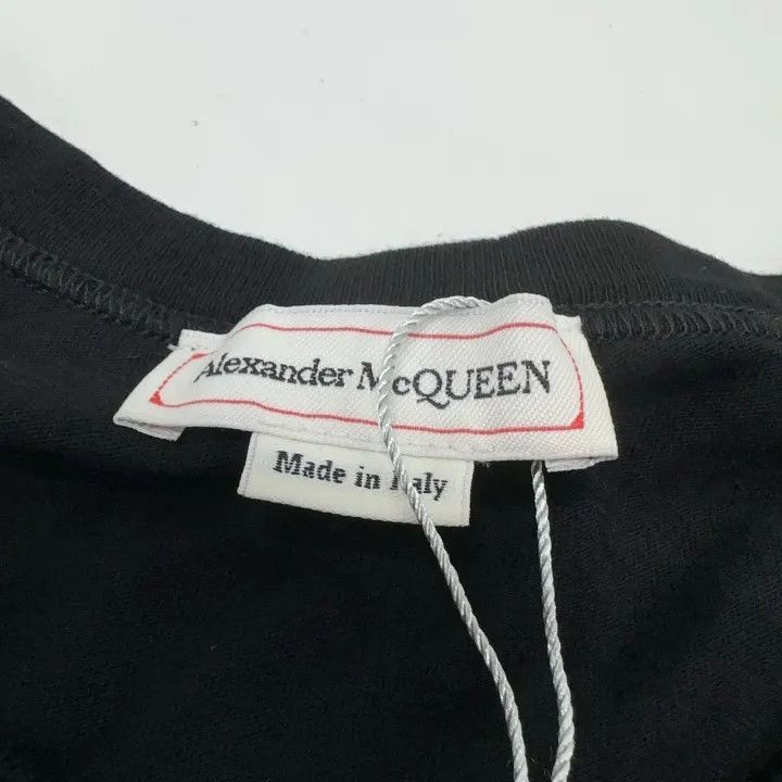 Alexander McQueen Alexander McQueen Black Skull Embroidered T-Shirt 0079 Size US S / EU 44-46 / 1 - 4 Thumbnail