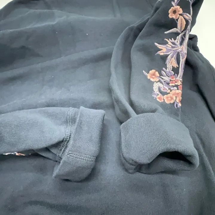 Alexander McQueen Alexander McQueen Floral Unicorn Embroidery Knit Sweater 0079 Size US L / EU 52-54 / 3 - 8 Thumbnail