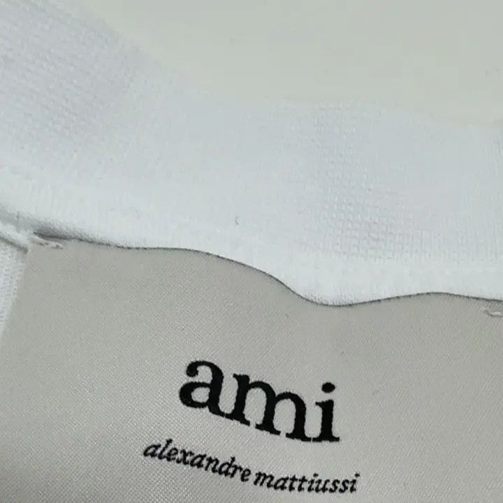 AMI AMI SS22 Heart Logo Embroidered T-Shirt 0079 Size US L / EU 52-54 / 3 - 10 Thumbnail